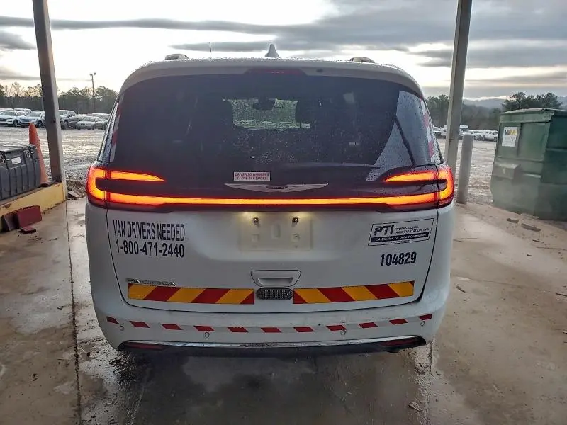 2022 CHRYSLER PACIFICA TOURING  
