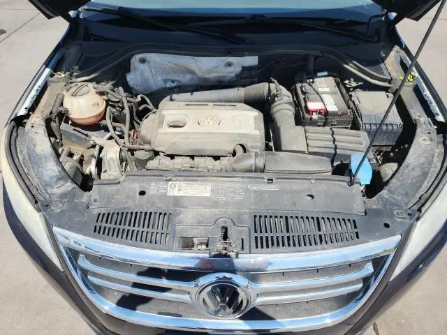 2011 VOLKSWAGEN TIGUAN S  