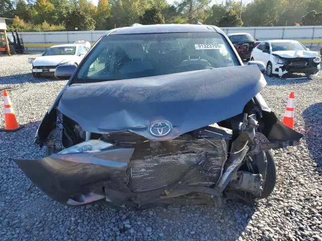 2015 TOYOTA SIENNA LE  