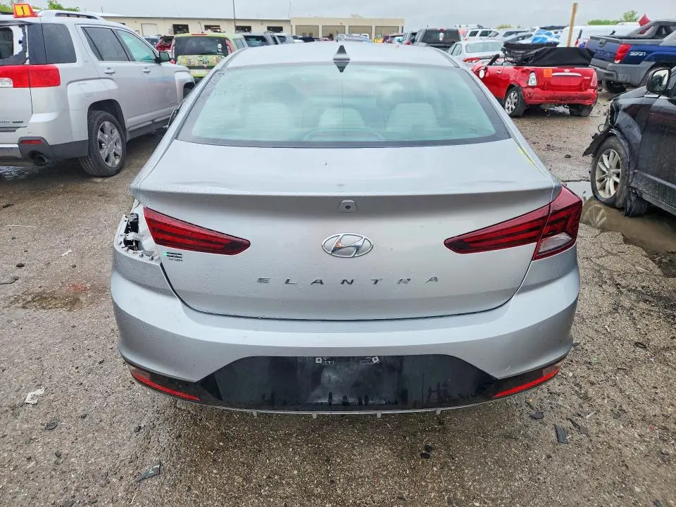 2020 HYUNDAI ELANTRA SEL  