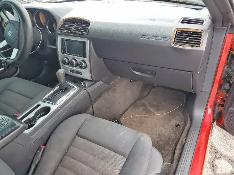 2010 DODGE CHALLENGER SE  
