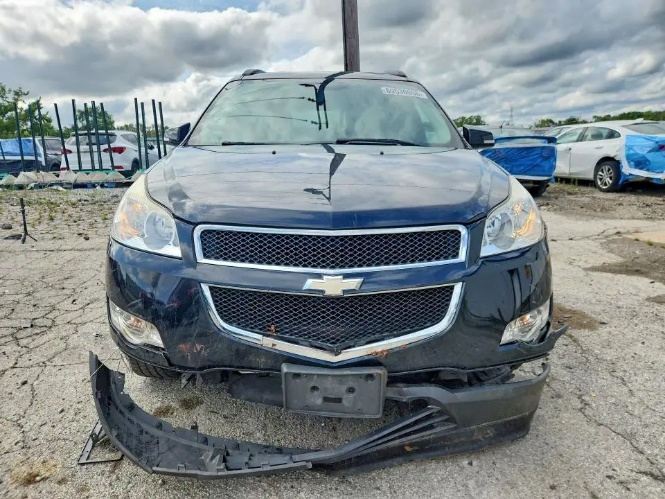 2011 CHEVROLET TRAVERSE LT  