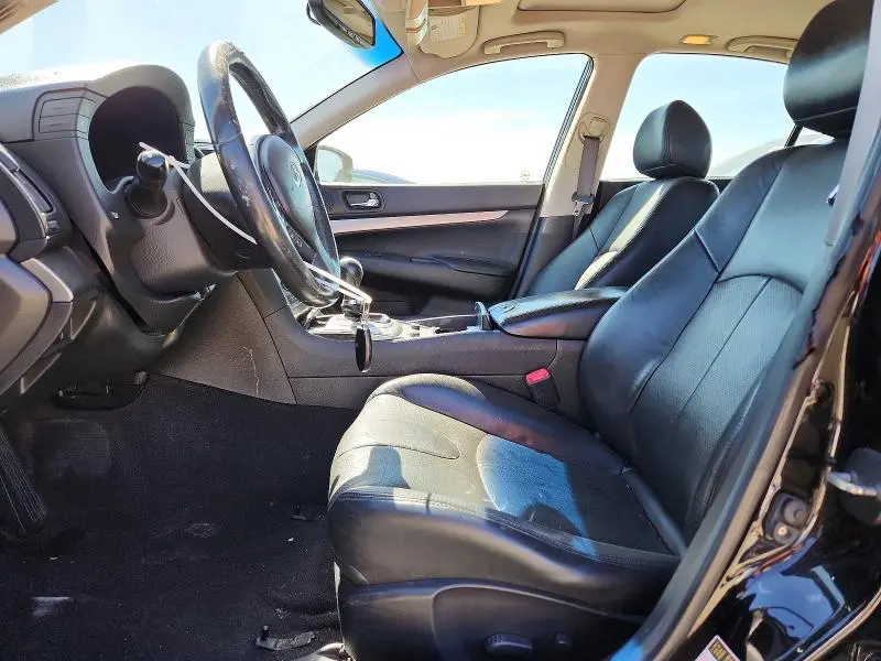 2015 INFINITI Q40 BASE  