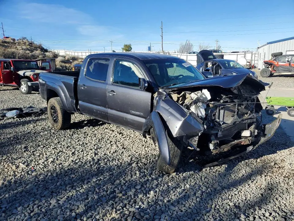 2015 TOYOTA TACOMA V6  