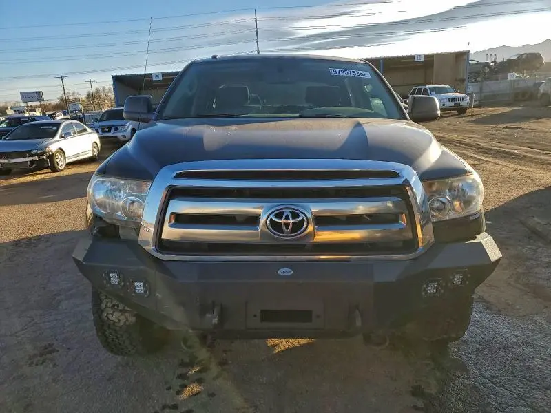 2013 TOYOTA TUNDRA CREWMAX SR5  