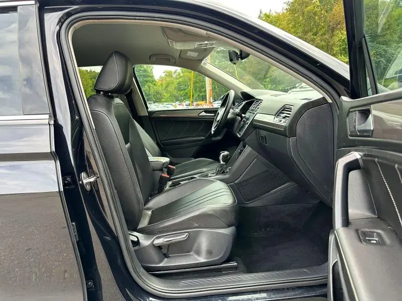 2023 VOLKSWAGEN TIGUAN SE  