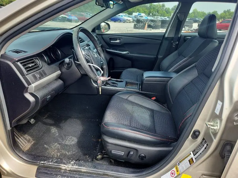 2015 TOYOTA CAMRY SE  