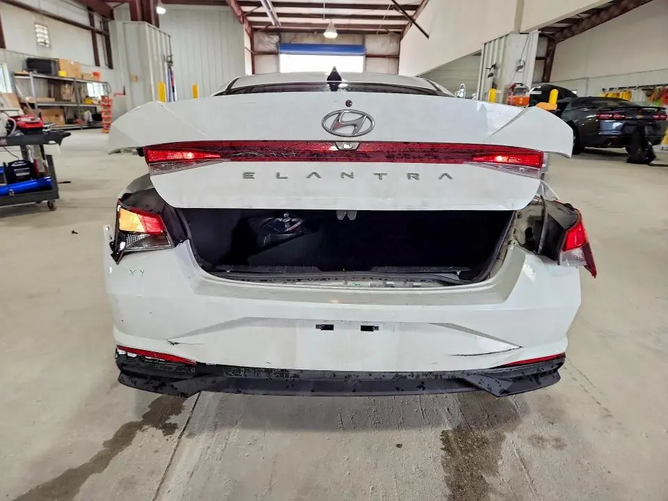 2021 HYUNDAI ELANTRA SEL  