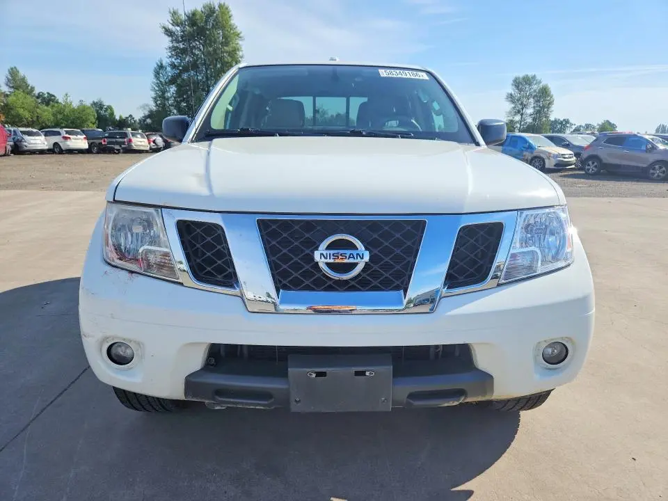 2015 NISSAN FRONTIER SV  