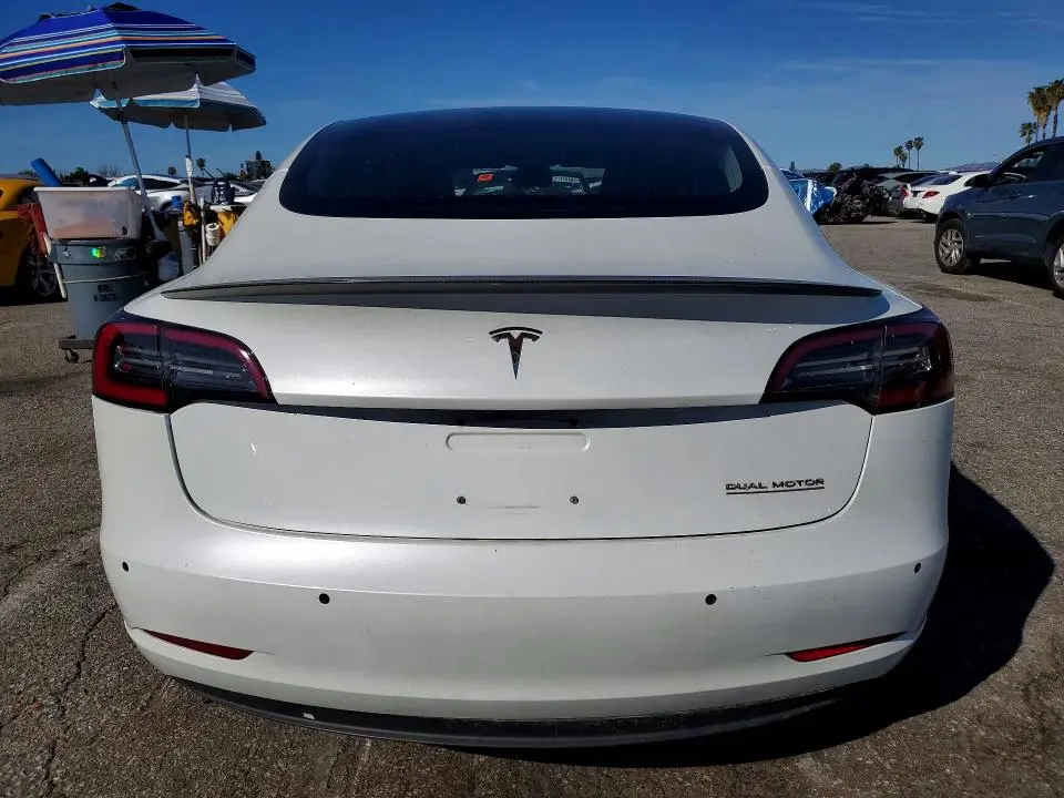 2018 TESLA MODEL 3   