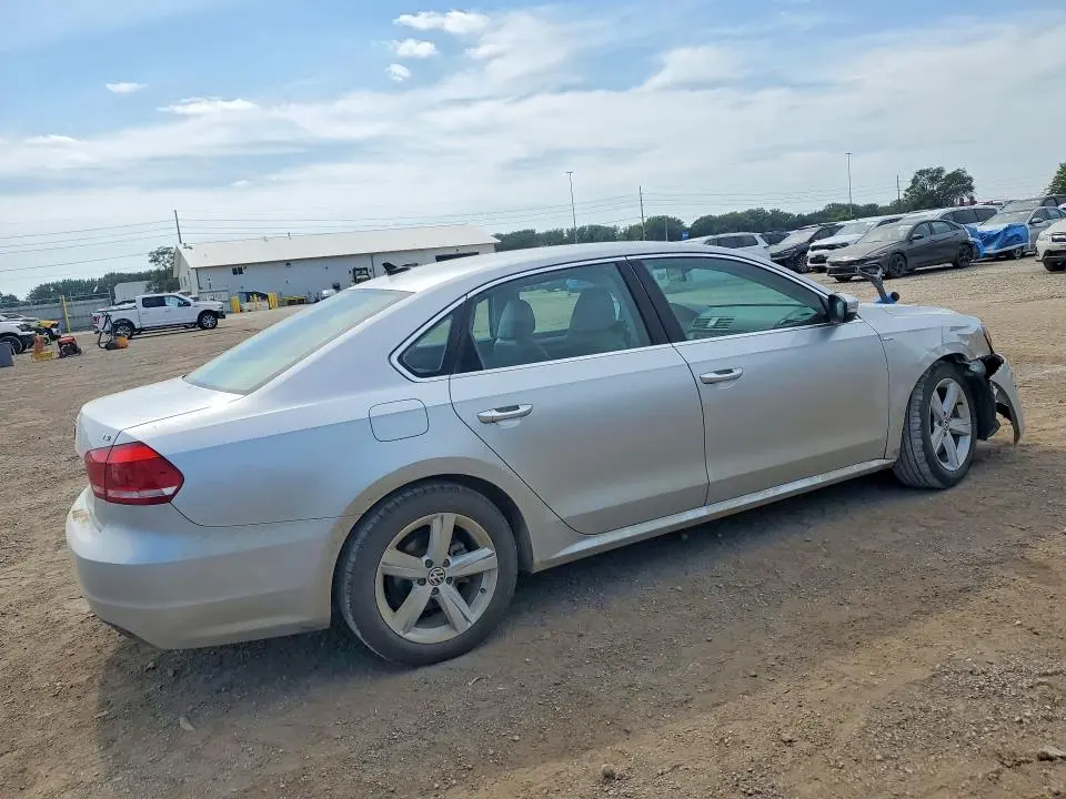 2014 VOLKSWAGEN PASSAT S  