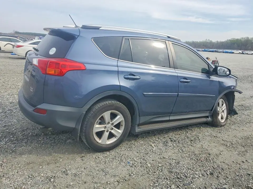2014 TOYOTA RAV4 XLE  