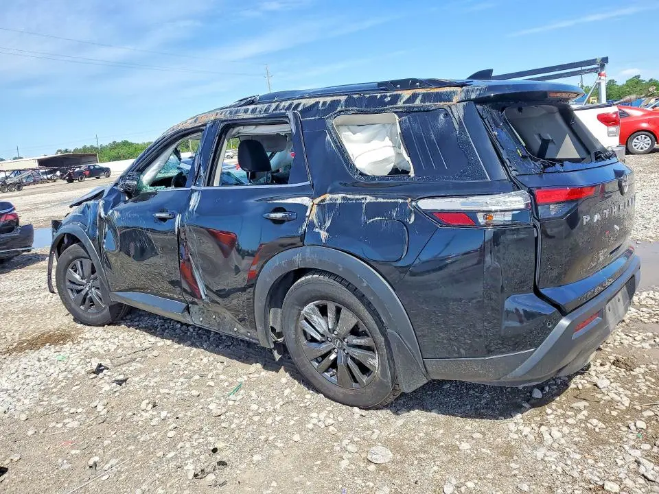 2022 NISSAN PATHFINDER SV  
