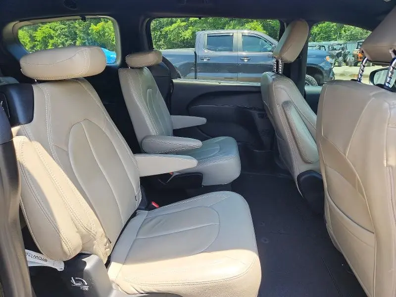 2019 CHRYSLER PACIFICA TOURING PLUS  