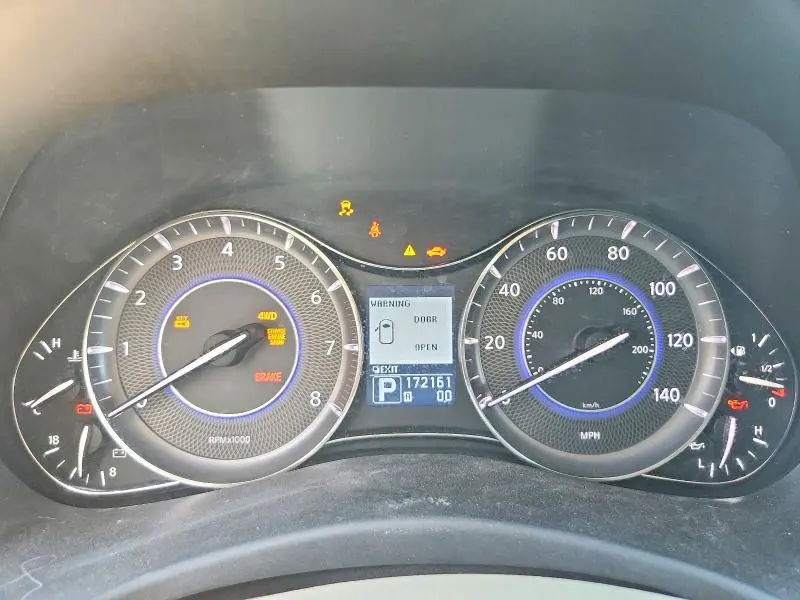 2011 INFINITI QX56 BASE  