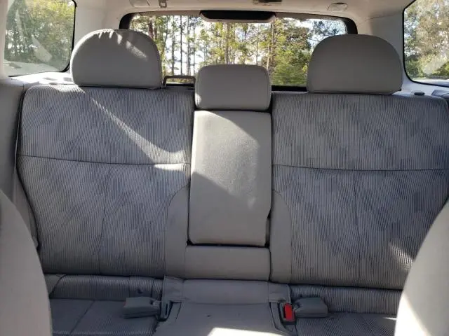 2010 SUBARU FORESTER XS  