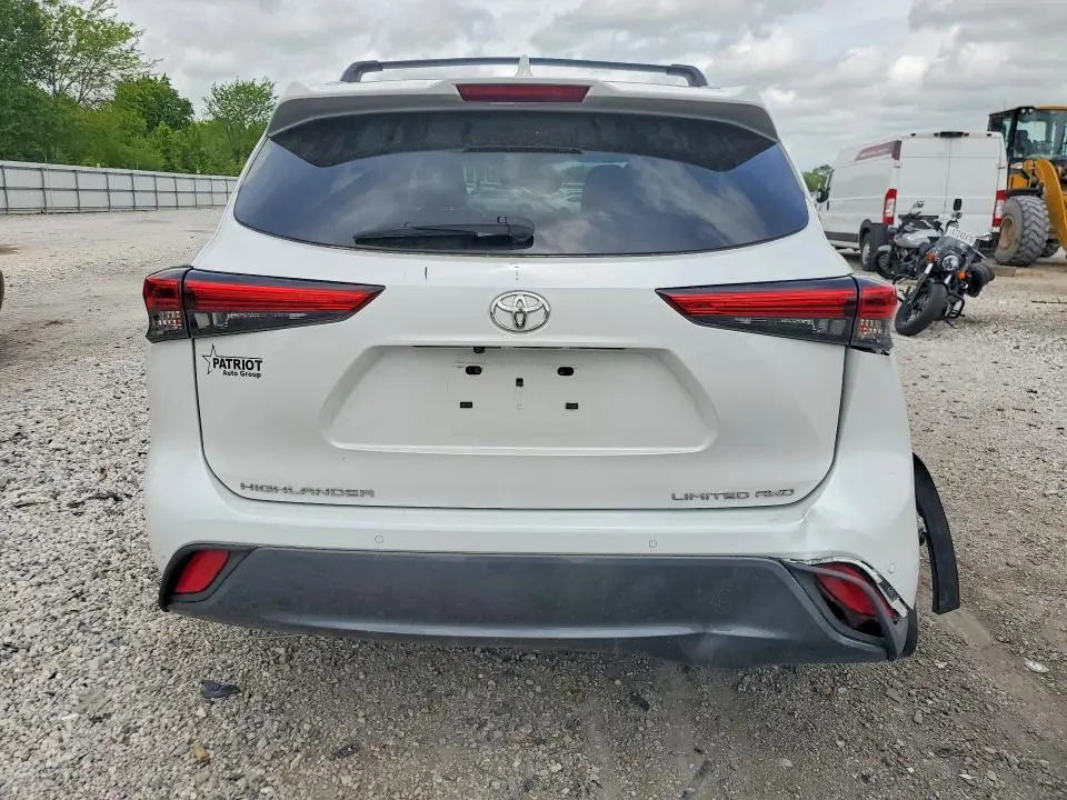 2022 TOYOTA HIGHLANDER LIMITED  