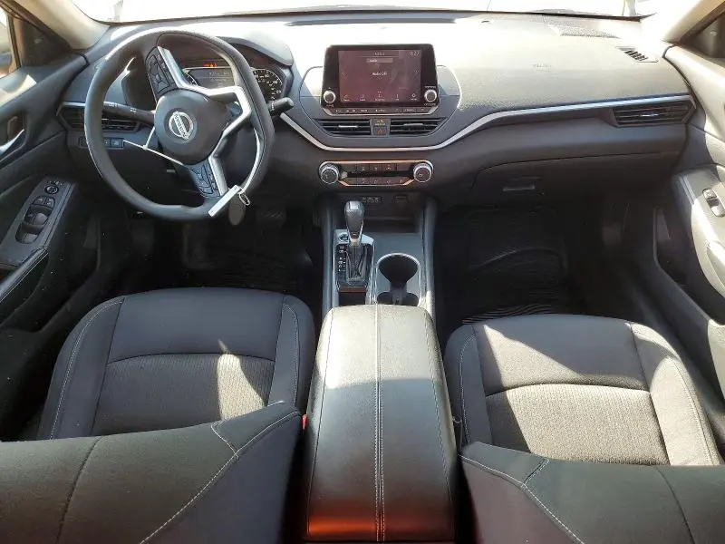 2022 NISSAN ALTIMA SV  