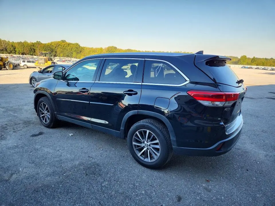 2019 TOYOTA HIGHLANDER XLE  