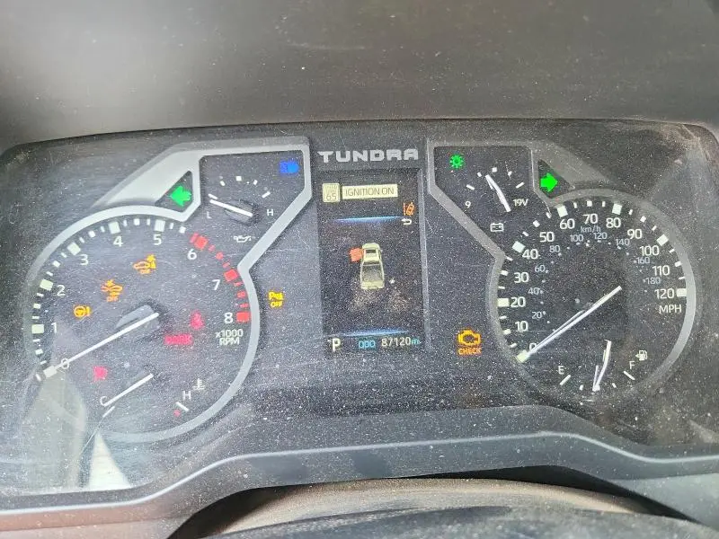 2022 TOYOTA TUNDRA SR5  