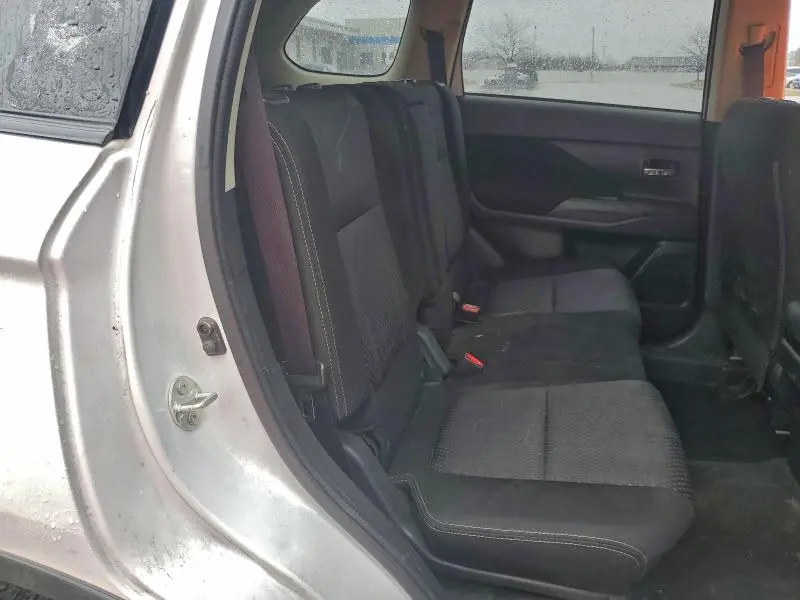 2017 MITSUBISHI OUTLANDER SE  