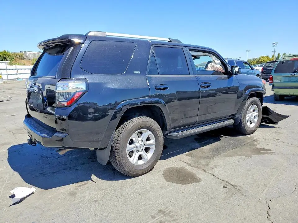 2023 TOYOTA 4RUNNER SR5  