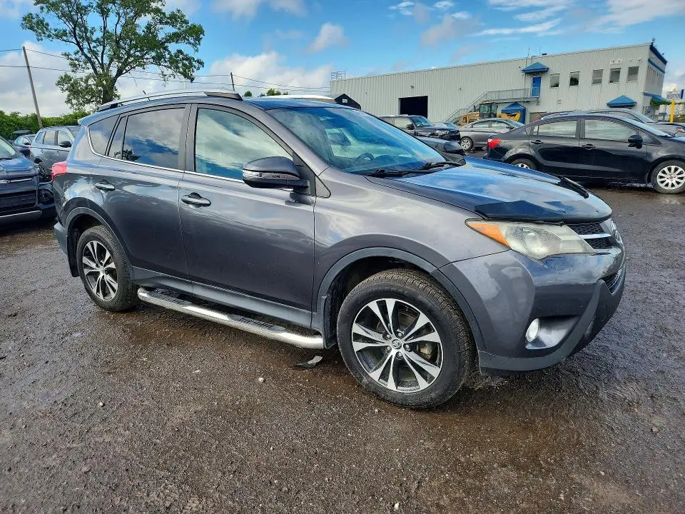 2015 TOYOTA RAV4 XLE  