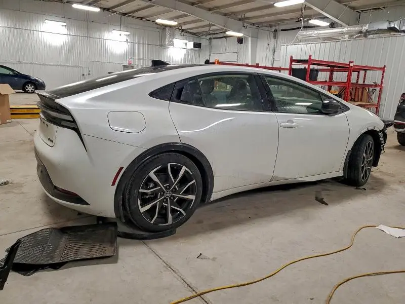 2024 TOYOTA PRIUS PRIME SE  