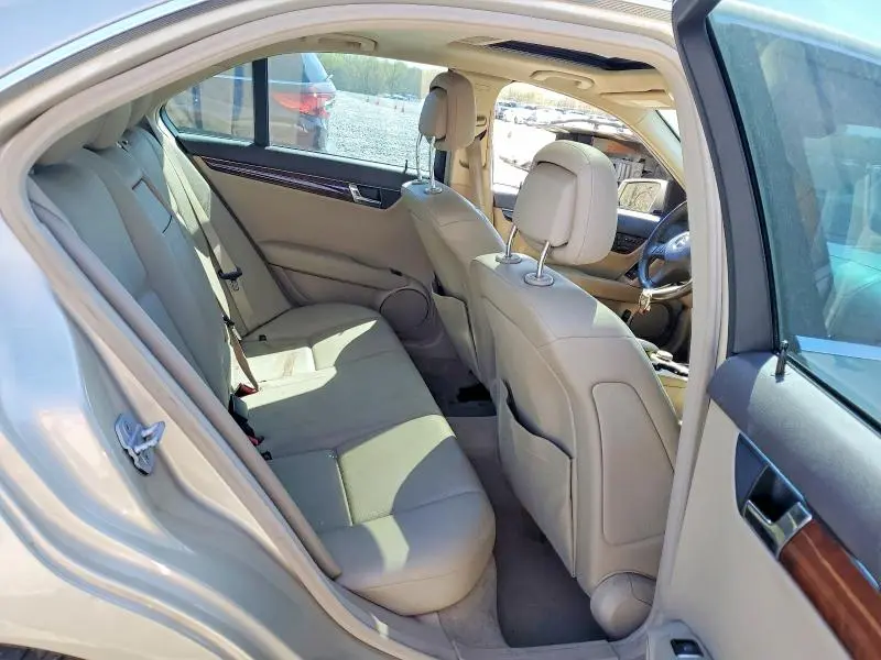 2011 MERCEDES-BENZ C 300  