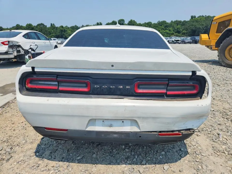 2016 DODGE CHALLENGER SXT  