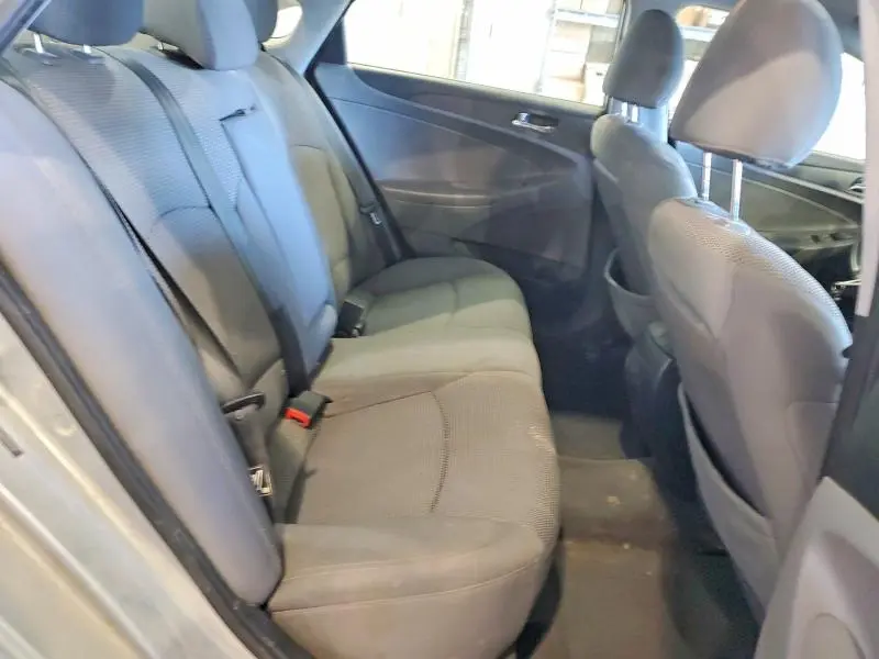 2011 HYUNDAI SONATA GLS  