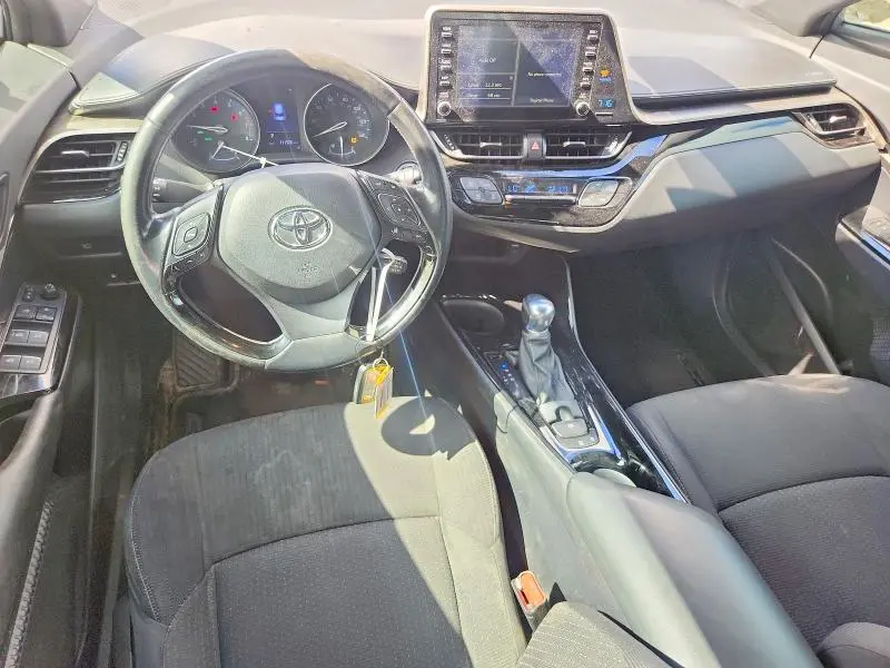 2019 TOYOTA C-HR XLE  