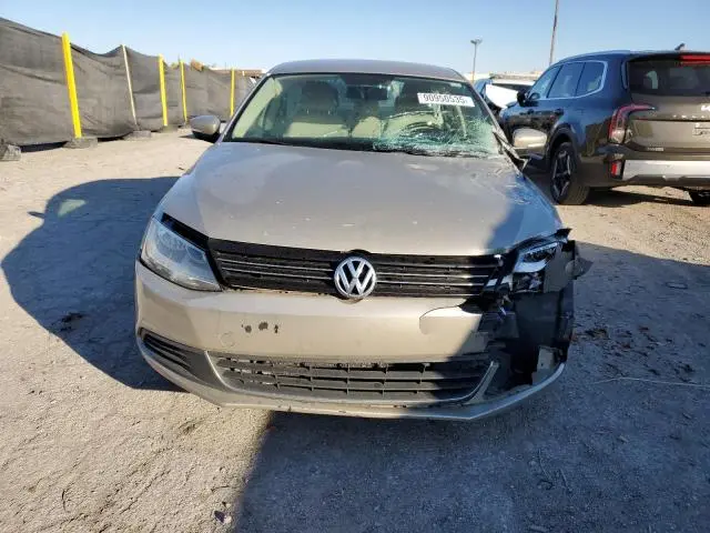 2013 VOLKSWAGEN JETTA SE  