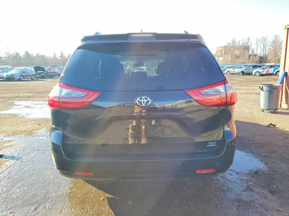 2020 TOYOTA SIENNA XLE 7-PASSENGER  