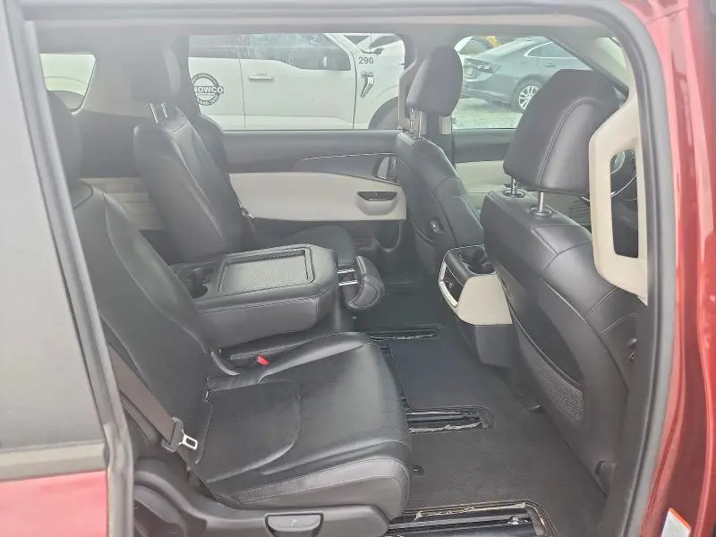 2022 KIA CARNIVAL LX  