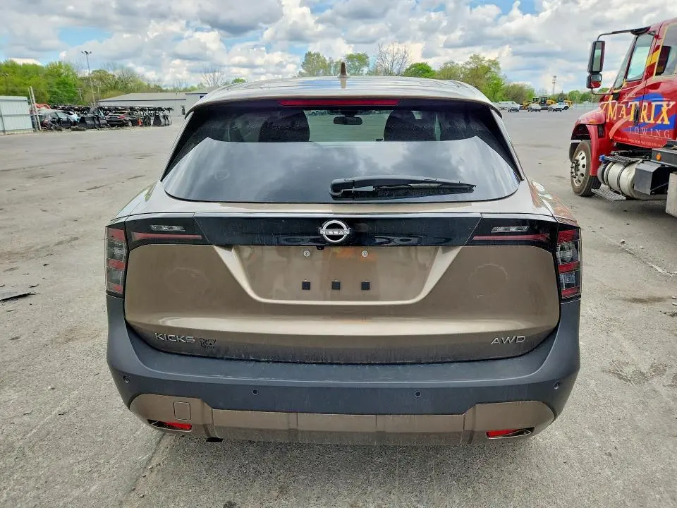 2025 NISSAN KICKS SV  