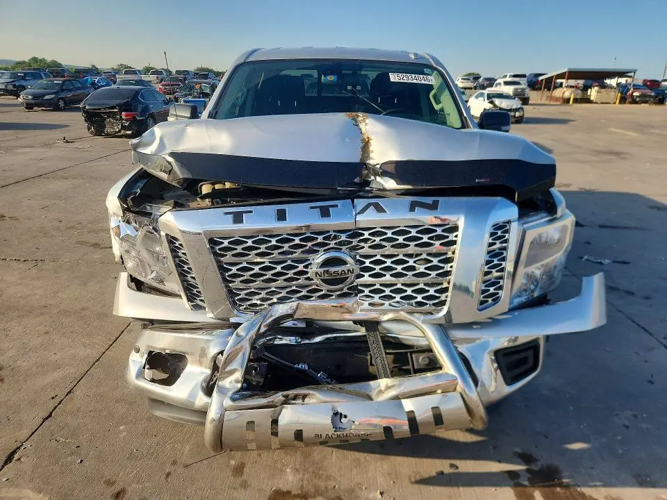 2018 NISSAN TITAN SV  