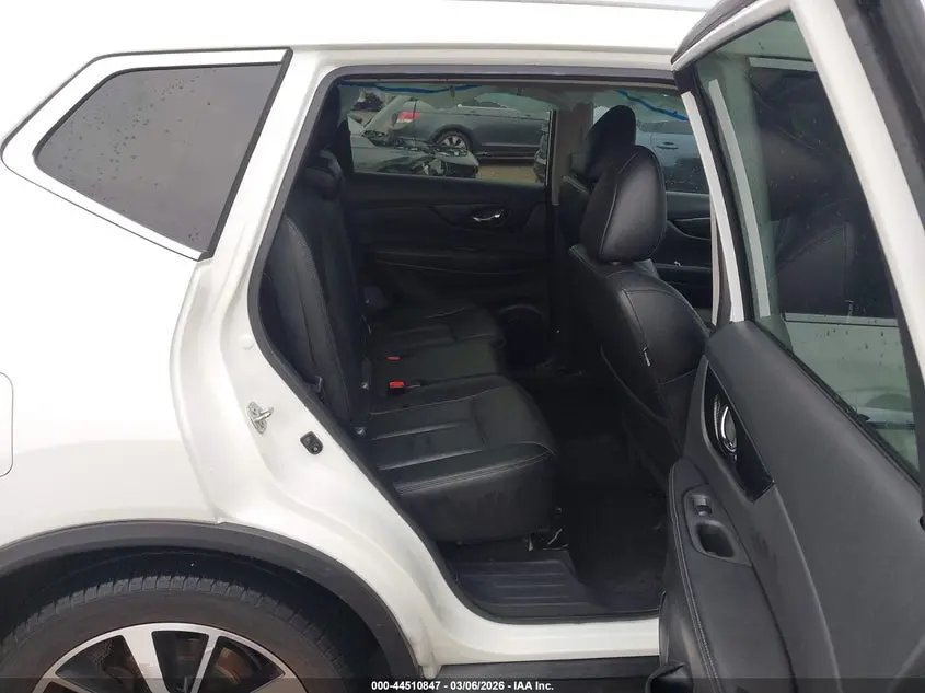 2019 NISSAN ROGUE SL