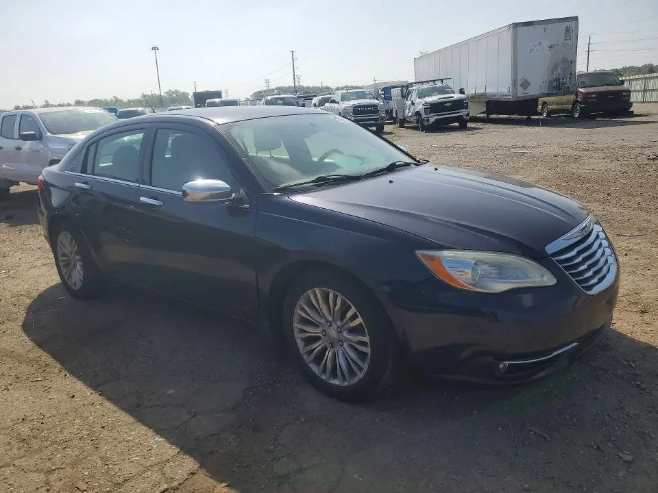 2011 CHRYSLER 200 LIMITED  