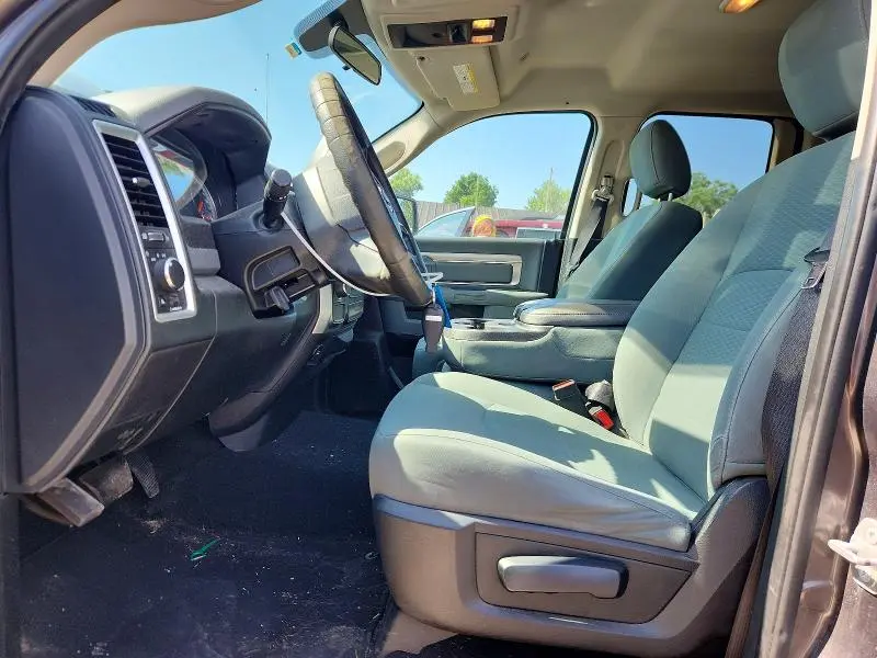 2017 RAM 1500 SLT  