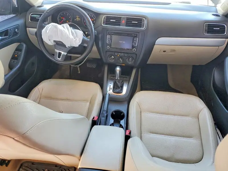 2013 VOLKSWAGEN JETTA SE  