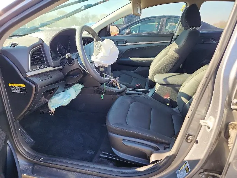 2018 HYUNDAI ELANTRA SE  