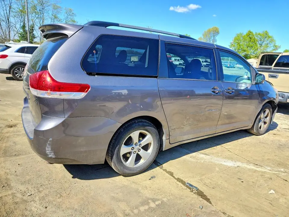 2012 TOYOTA SIENNA LE  