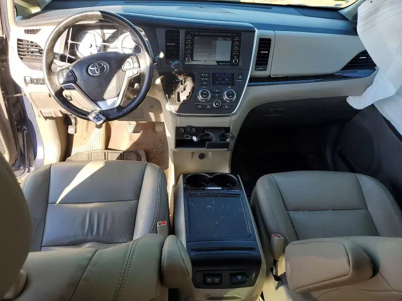 2018 TOYOTA SIENNA XLE 7-PASSENGER  