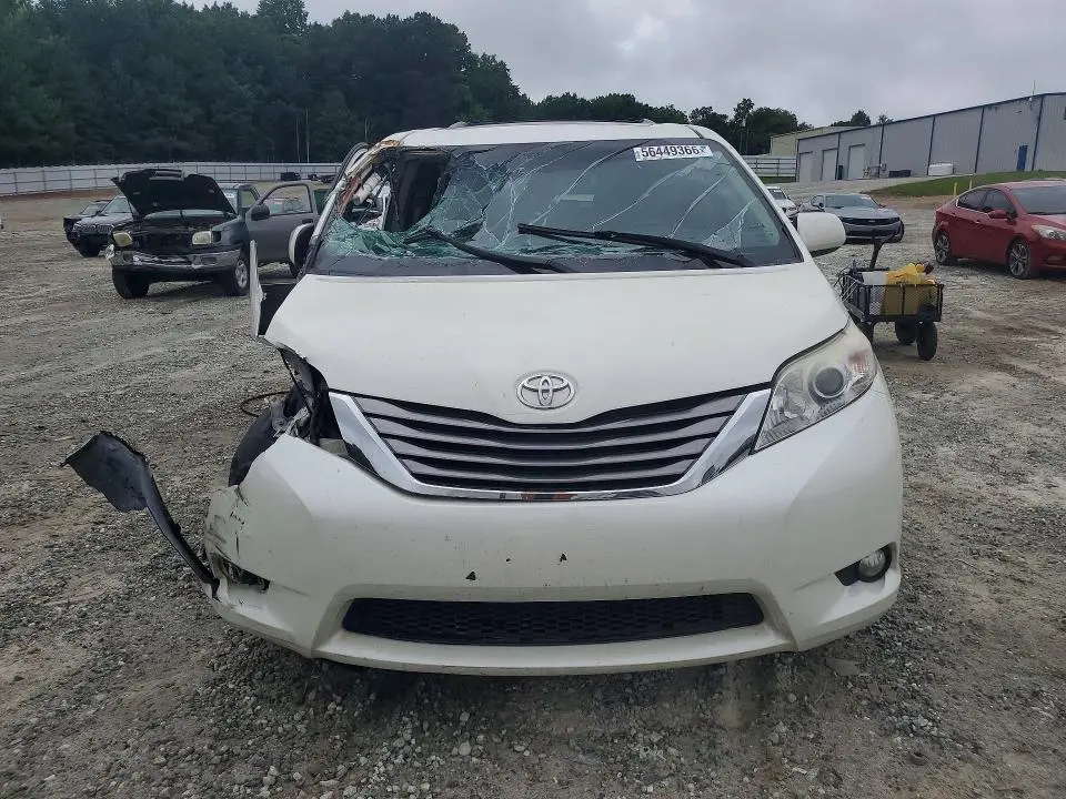 2015 TOYOTA SIENNA XLE 8-PASSENGER  