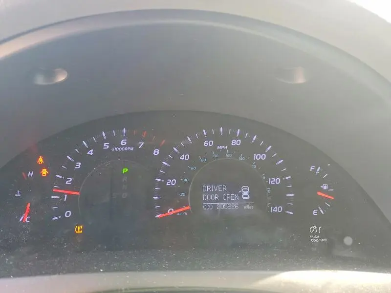 2011 TOYOTA CAMRY XLE  