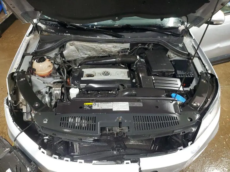2013 VOLKSWAGEN TIGUAN S  