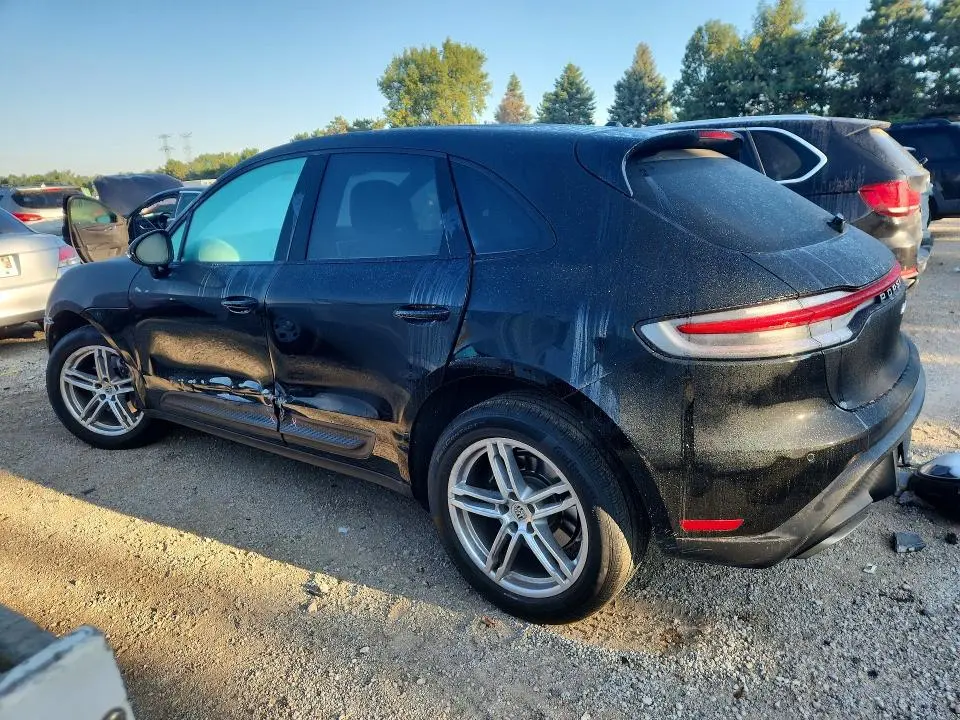 2024 PORSCHE MACAN BASE  