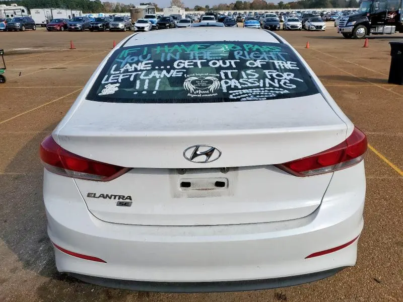 2018 HYUNDAI ELANTRA SE  