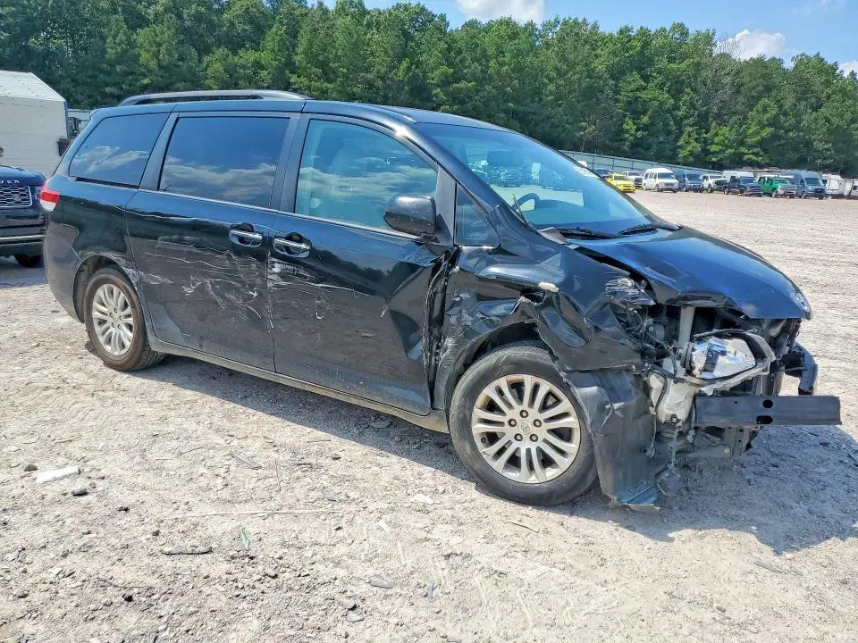 2011 TOYOTA SIENNA XLE 8-PASSENGER  